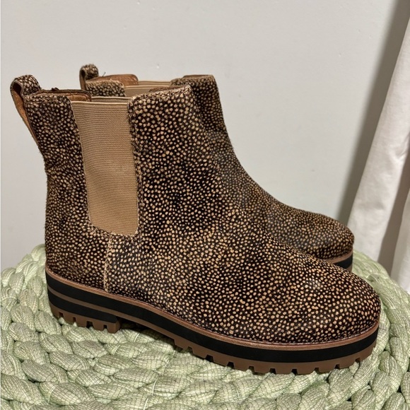Madewell The Ivy Chelsea Boot in Mini Dot Tan/Black Calf Hair NWOB - Picture 5 of 13
